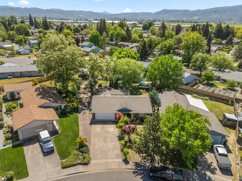 3033 Connell Avenue Medford OR 97501