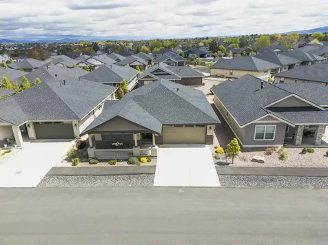 2668 NW 25th Street Redmond OR 97756