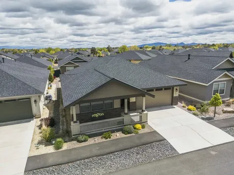 2668 NW 25th Street Redmond OR 97756
