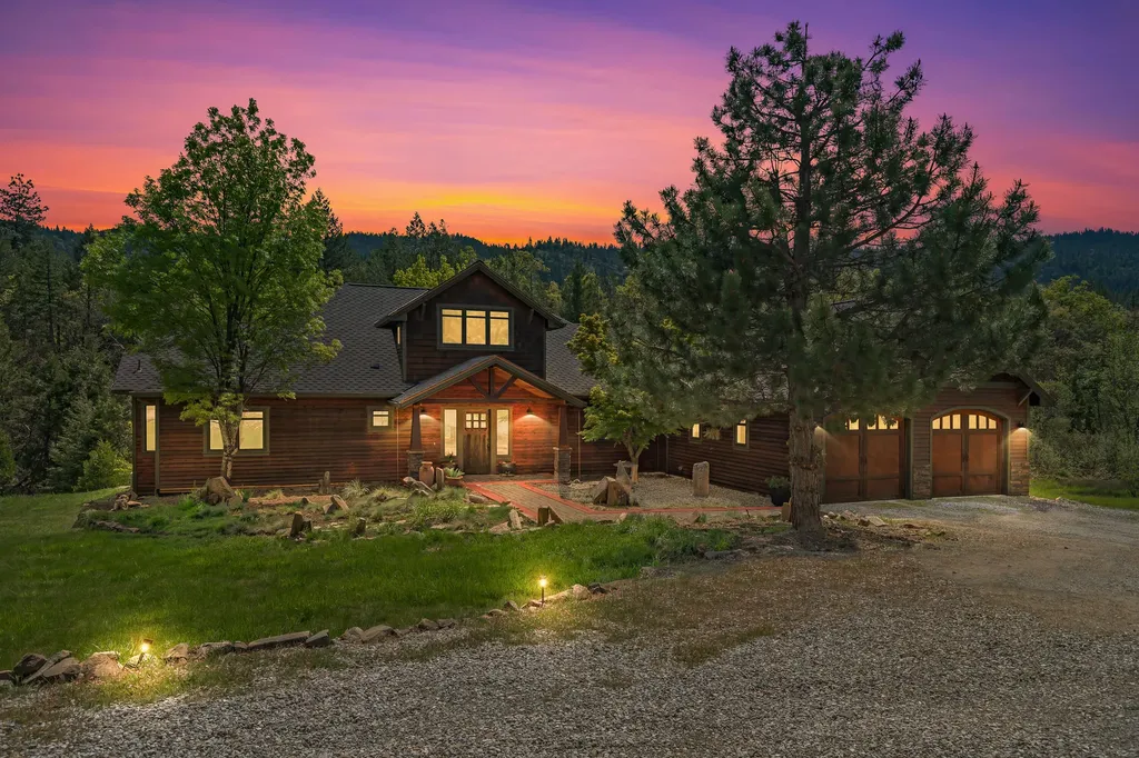 545 Conifer Way Ashland OR 97520