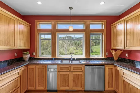 545 Conifer Way Ashland OR 97520