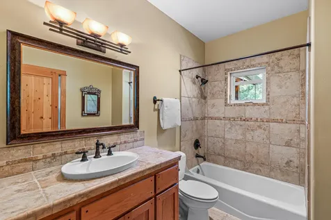 545 Conifer Way Ashland OR 97520