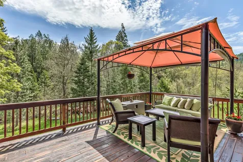 545 Conifer Way Ashland OR 97520