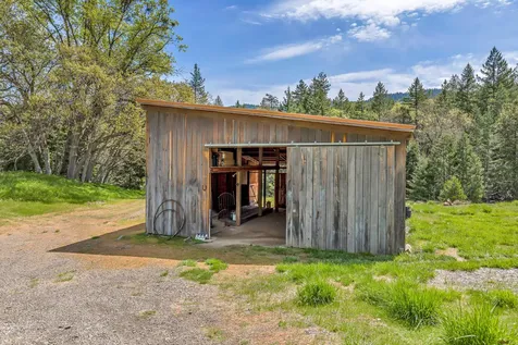 545 Conifer Way Ashland OR 97520