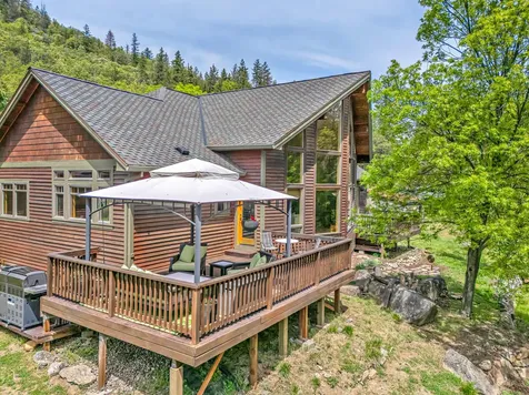 545 Conifer Way Ashland OR 97520