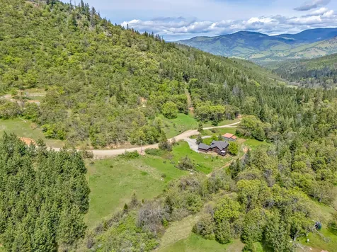 545 Conifer Way Ashland OR 97520