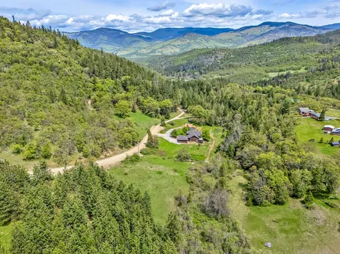 545 Conifer Way Ashland OR 97520