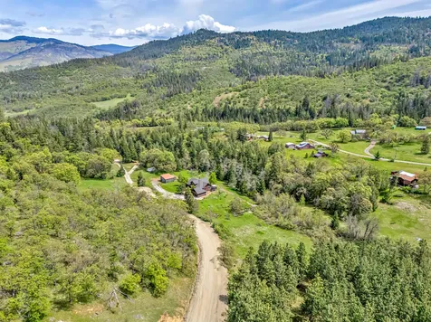 545 Conifer Way Ashland OR 97520