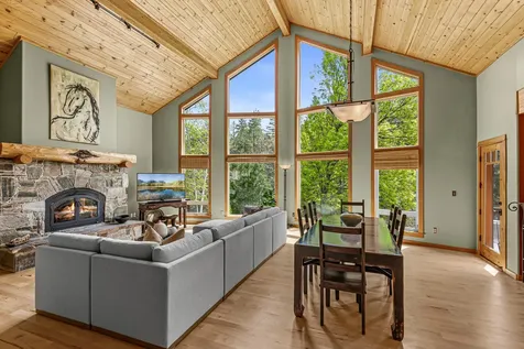 545 Conifer Way Ashland OR 97520