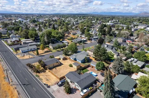 107 NW Cedar Avenue Redmond OR 97756