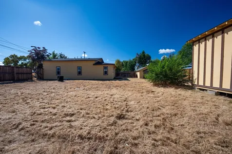 107 NW Cedar Avenue Redmond OR 97756