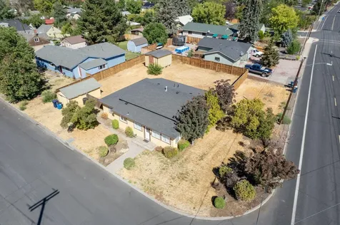 107 NW Cedar Avenue Redmond OR 97756