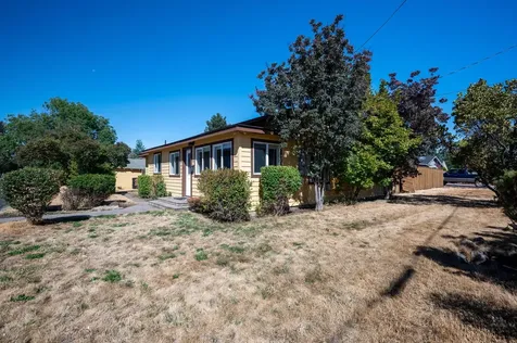 107 NW Cedar Avenue Redmond OR 97756