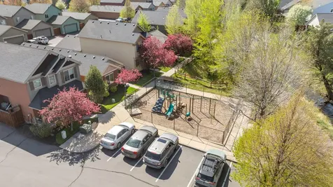 2749 NW Cedar Avenue Redmond OR 97756