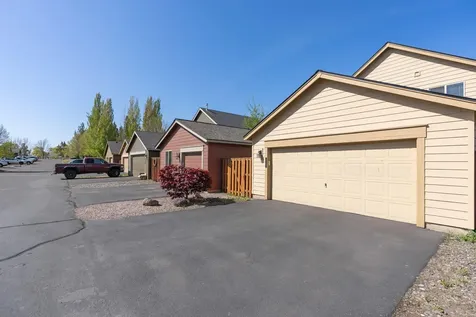 2749 NW Cedar Avenue Redmond OR 97756