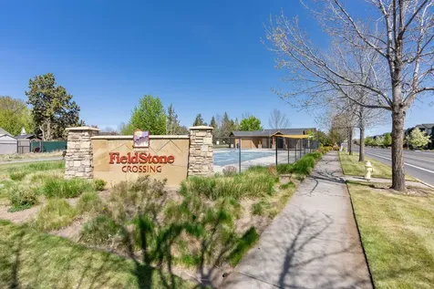 2749 NW Cedar Avenue Redmond OR 97756