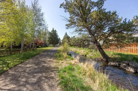 2749 NW Cedar Avenue Redmond OR 97756