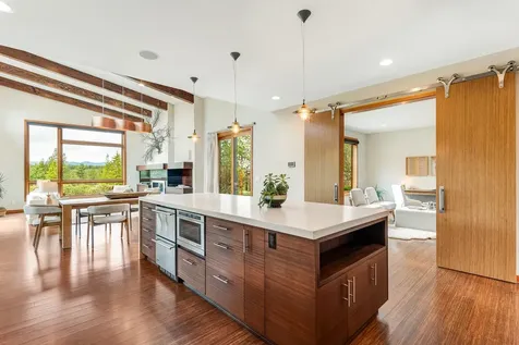 61069 Bachelor View Road Bend OR 97702