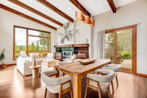 61069 Bachelor View Road Bend OR 97702