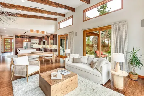 61069 Bachelor View Road Bend OR 97702