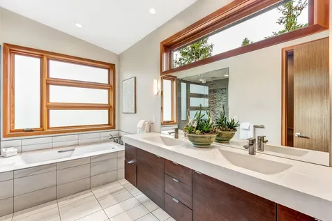 61069 Bachelor View Road Bend OR 97702