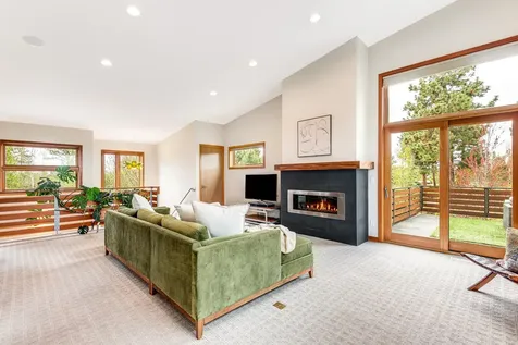 61069 Bachelor View Road Bend OR 97702