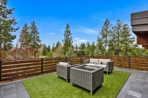 61069 Bachelor View Road Bend OR 97702