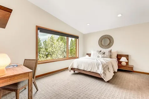 61069 Bachelor View Road Bend OR 97702