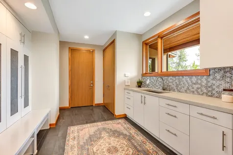 61069 Bachelor View Road Bend OR 97702