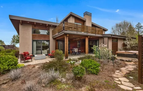 61069 Bachelor View Road Bend OR 97702