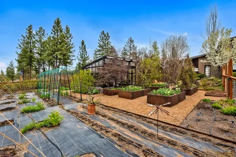 61069 Bachelor View Road Bend OR 97702