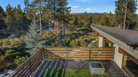61069 Bachelor View Road Bend OR 97702