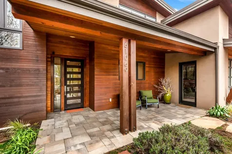 61069 Bachelor View Road Bend OR 97702