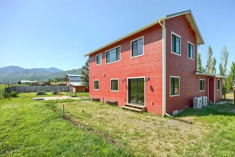 300 Staples Lane Ashland OR 97520