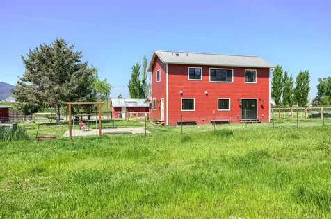 300 Staples Lane Ashland OR 97520