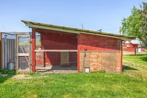 300 Staples Lane Ashland OR 97520