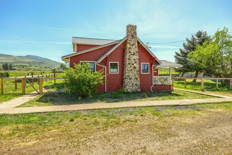 300 Staples Lane Ashland OR 97520