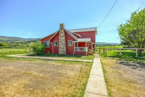 300 Staples Lane Ashland OR 97520