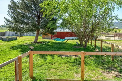 300 Staples Lane Ashland OR 97520