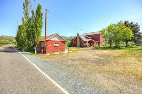 300 Staples Lane Ashland OR 97520
