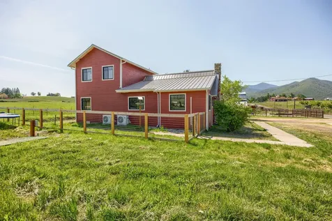 300 Staples Lane Ashland OR 97520