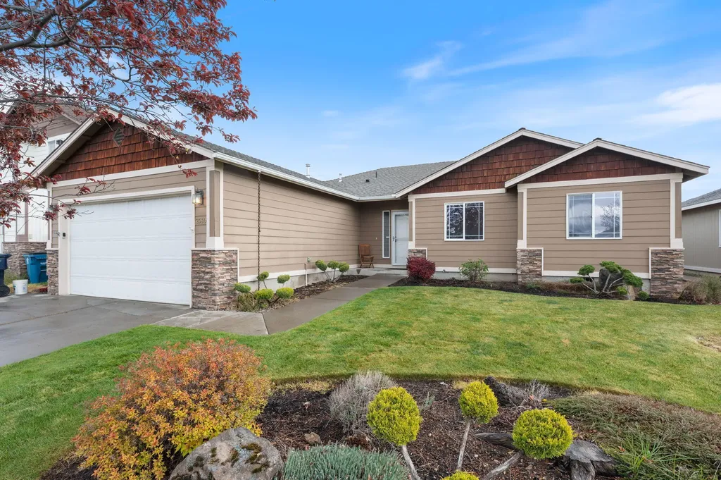 2560 NE 5th Street Redmond OR 97756
