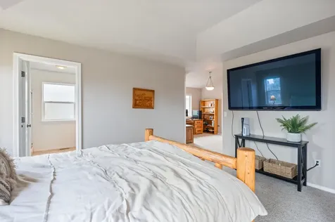 2560 NE 5th Street Redmond OR 97756
