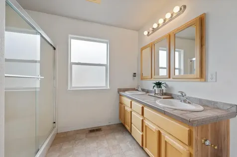 2560 NE 5th Street Redmond OR 97756