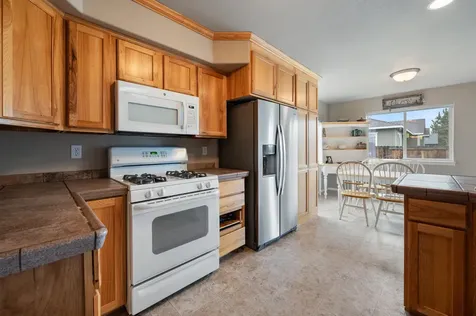 2560 NE 5th Street Redmond OR 97756