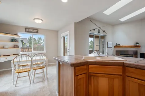 2560 NE 5th Street Redmond OR 97756