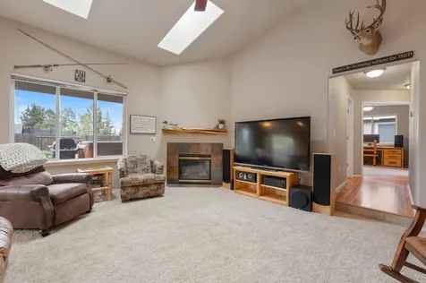 2560 NE 5th Street Redmond OR 97756