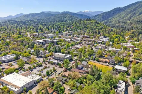 263 Oak Street Ashland OR 97520