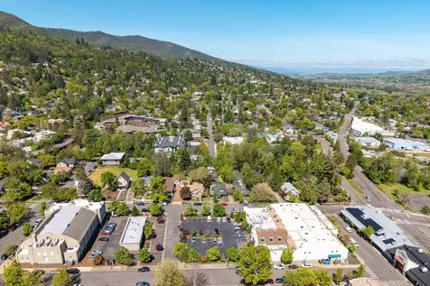 263 Oak Street Ashland OR 97520