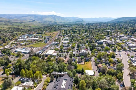 263 Oak Street Ashland OR 97520